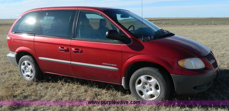 image for item D8740 2001 Dodge Caravan SE mini van