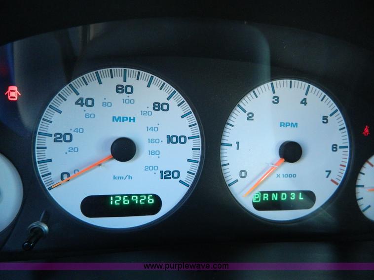 image for item D8740 2001 Dodge Caravan SE mini van