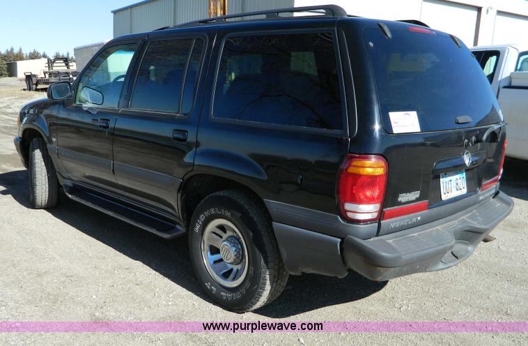 image for item D8757 1999 Mercury Mountaineer SUV