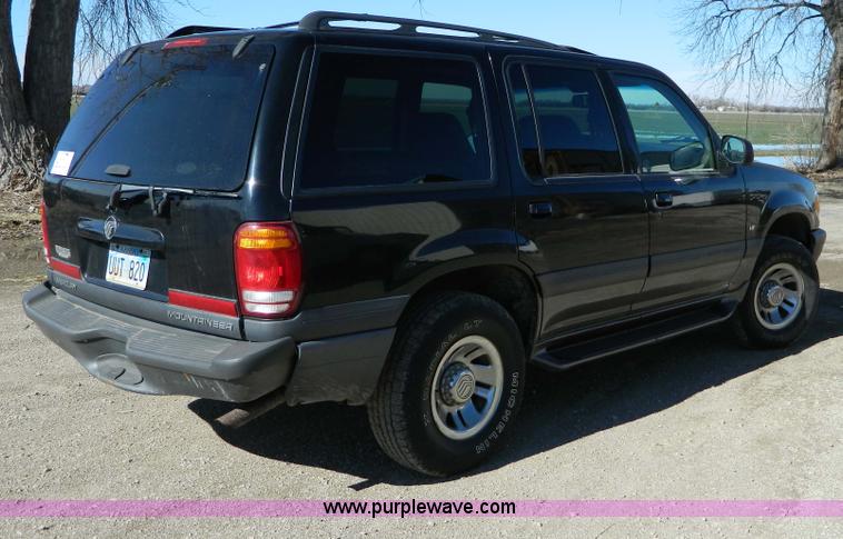 image for item D8757 1999 Mercury Mountaineer SUV