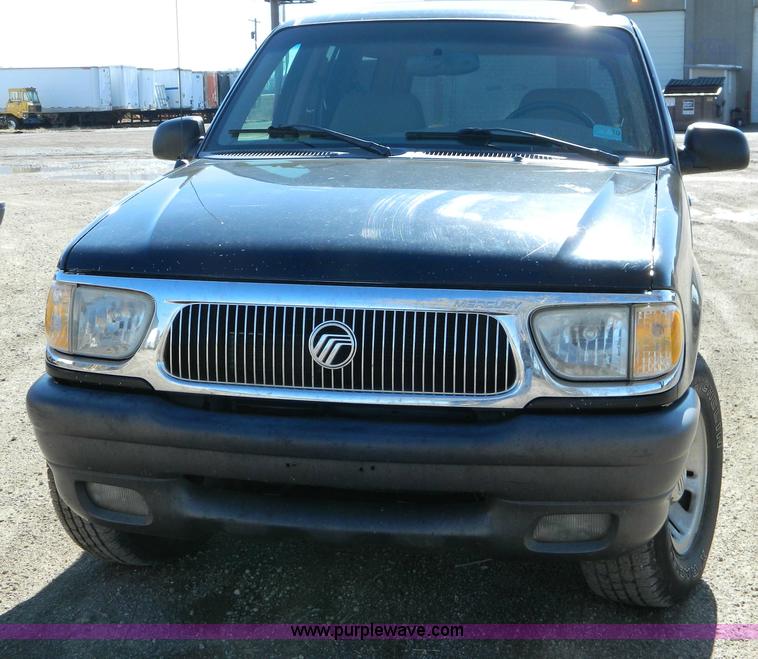 image for item D8757 1999 Mercury Mountaineer SUV