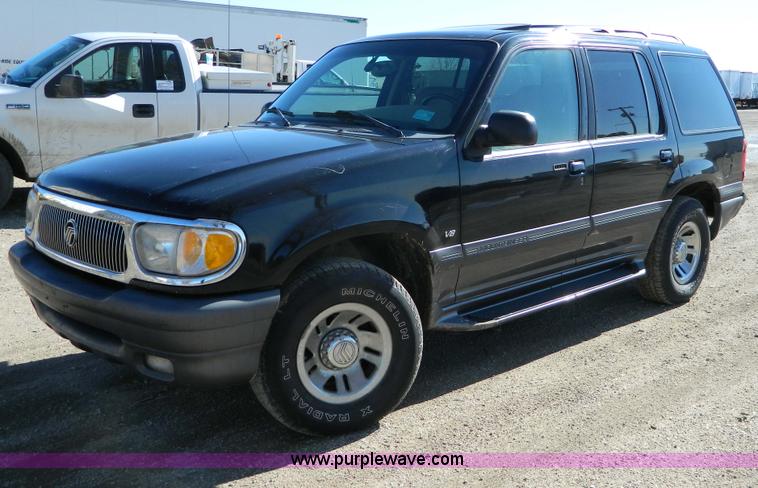 image for item D8757 1999 Mercury Mountaineer SUV