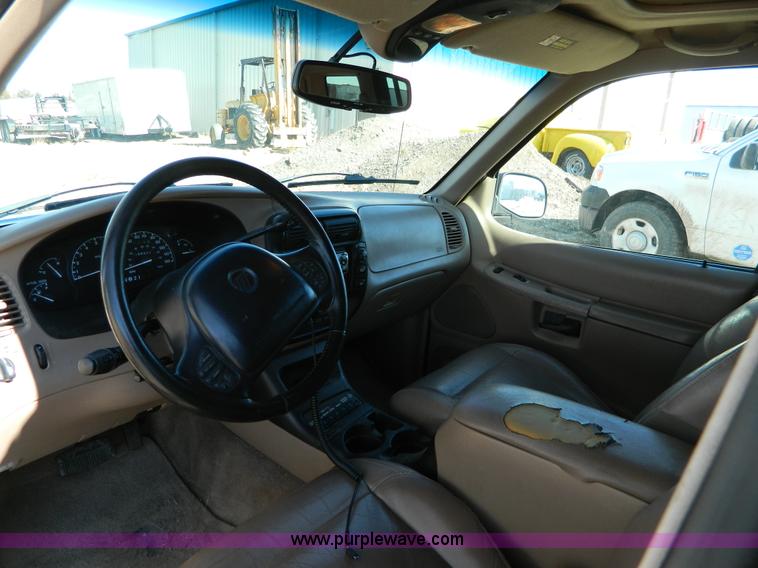 image for item D8757 1999 Mercury Mountaineer SUV