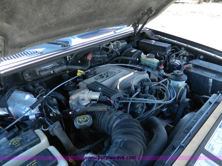 image for item D8757 1999 Mercury Mountaineer SUV