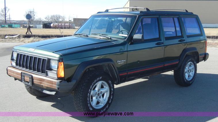 image for item D9760 1995 Jeep Cherokee Sport SUV