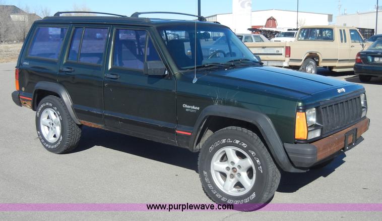 image for item D9760 1995 Jeep Cherokee Sport SUV
