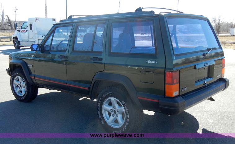 image for item D9760 1995 Jeep Cherokee Sport SUV