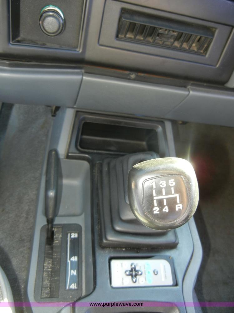 image for item D9760 1995 Jeep Cherokee Sport SUV