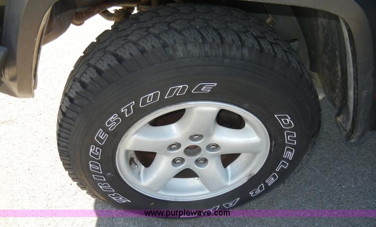 image for item D9760 1995 Jeep Cherokee Sport SUV