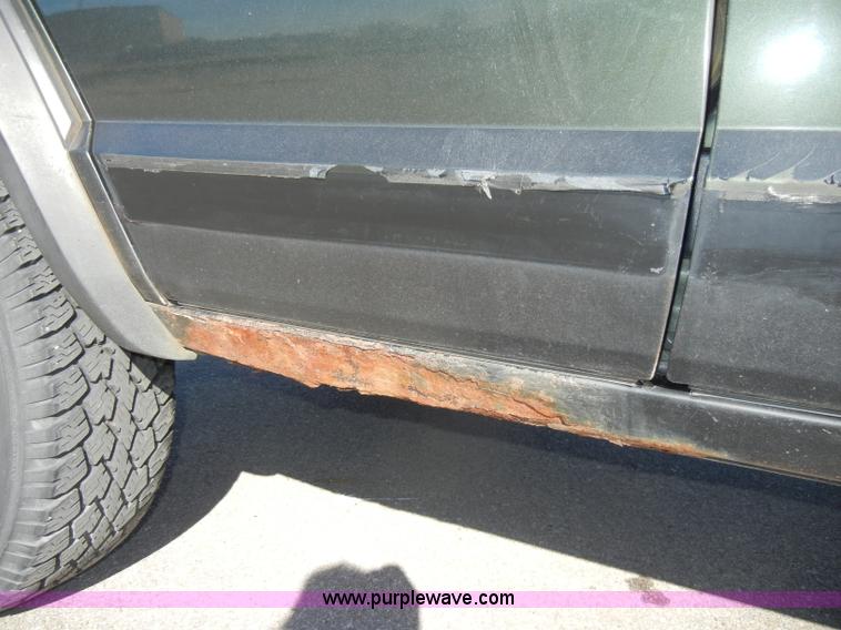 image for item D9760 1995 Jeep Cherokee Sport SUV