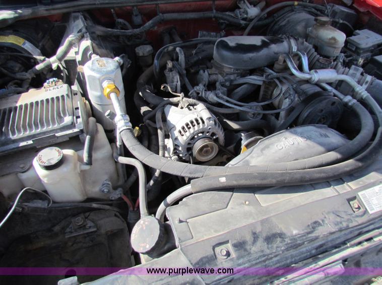 image for item I9537 2000 Chevrolet S10 pickup