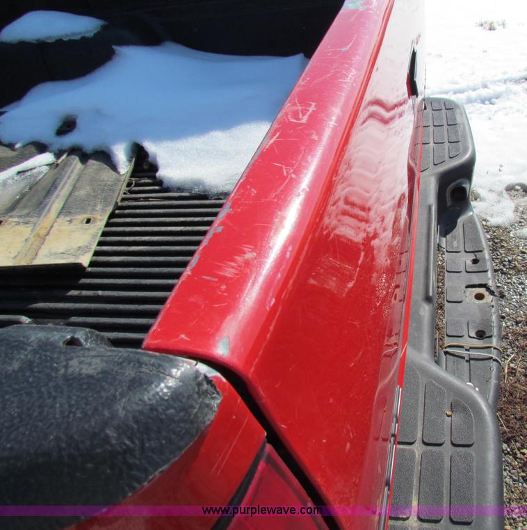 image for item I9537 2000 Chevrolet S10 pickup