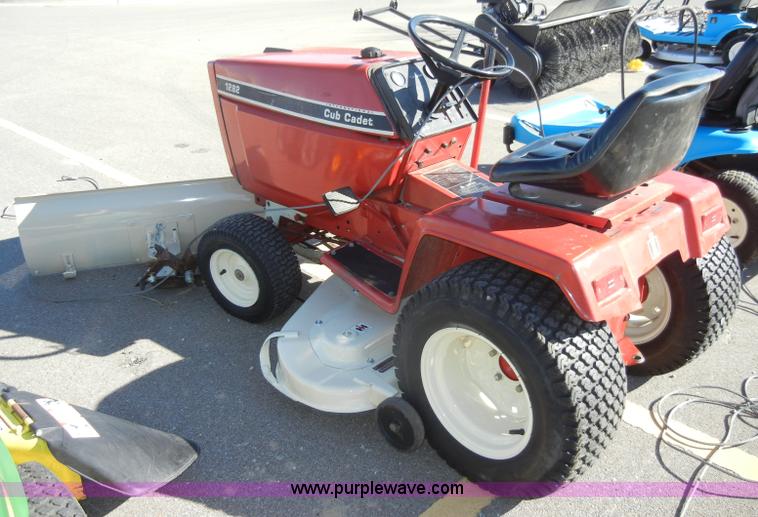 image for item J9378 IH Cub Cadet 1282 lawn mower