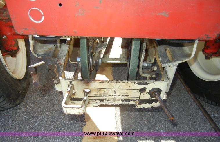 image for item J9378 IH Cub Cadet 1282 lawn mower