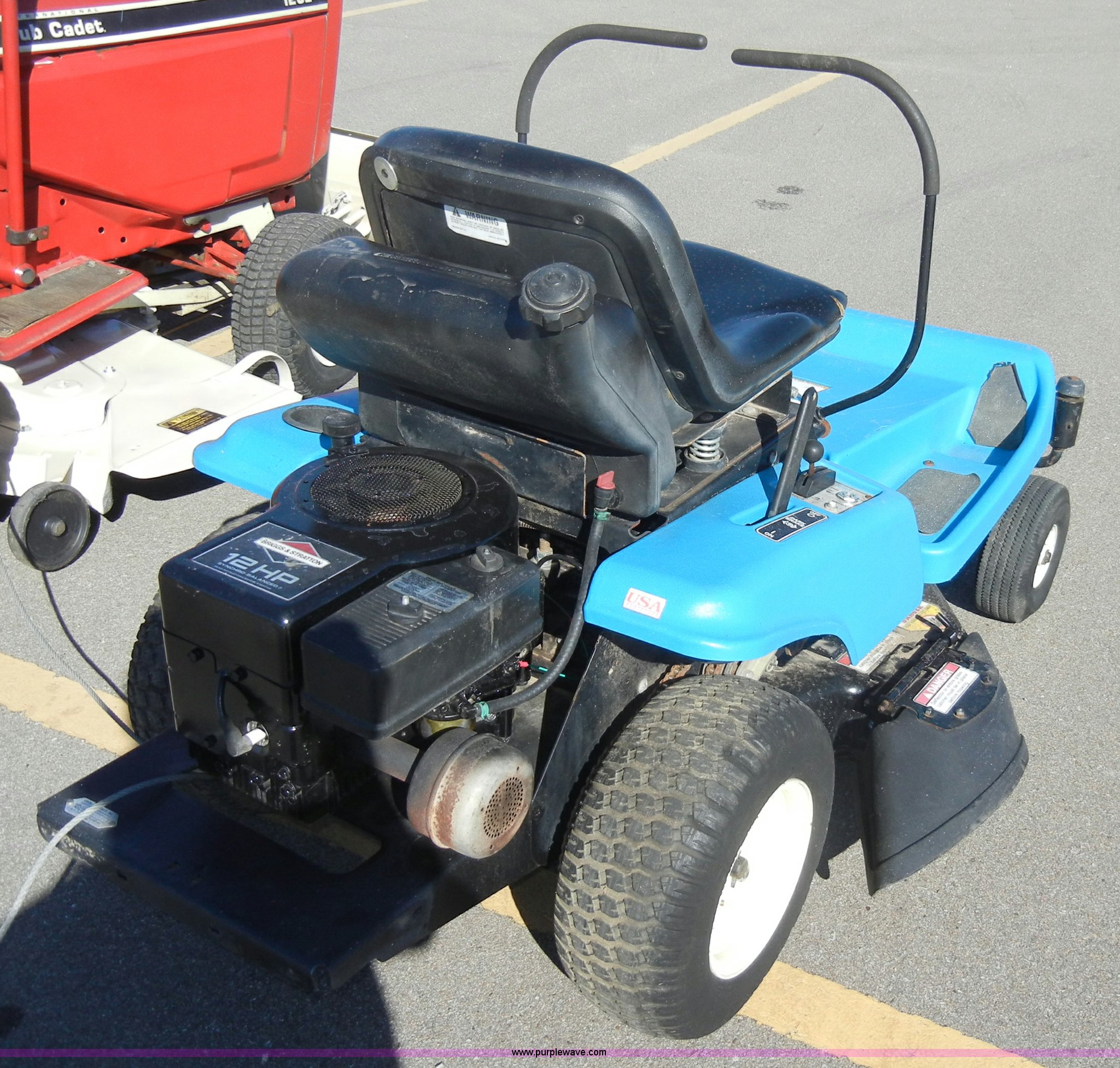 Dixon 3304 ZTR lawn mower in Manhattan, KS Item J9376 sold Purple Wave