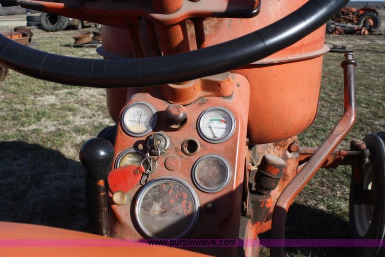 image for item A6665 1958 Allis Chalmers D17 tractor