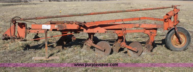 image for item A6669 Allis Chalmers plow