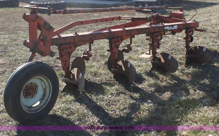 image for item A6669 Allis Chalmers plow
