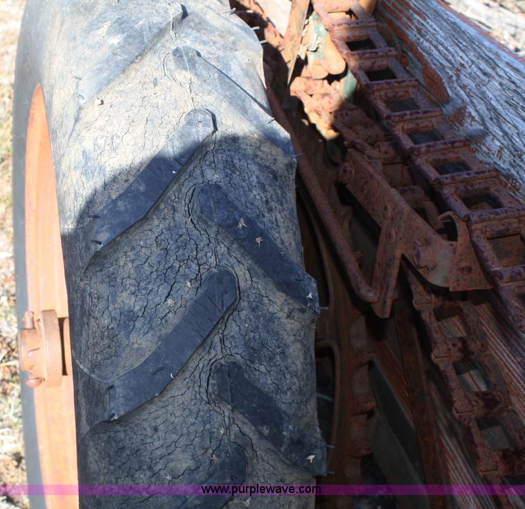 image for item A6670 New Idea M-12A manure spreader