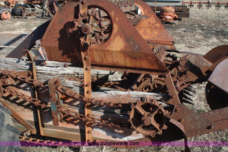 image for item A6670 New Idea M-12A manure spreader