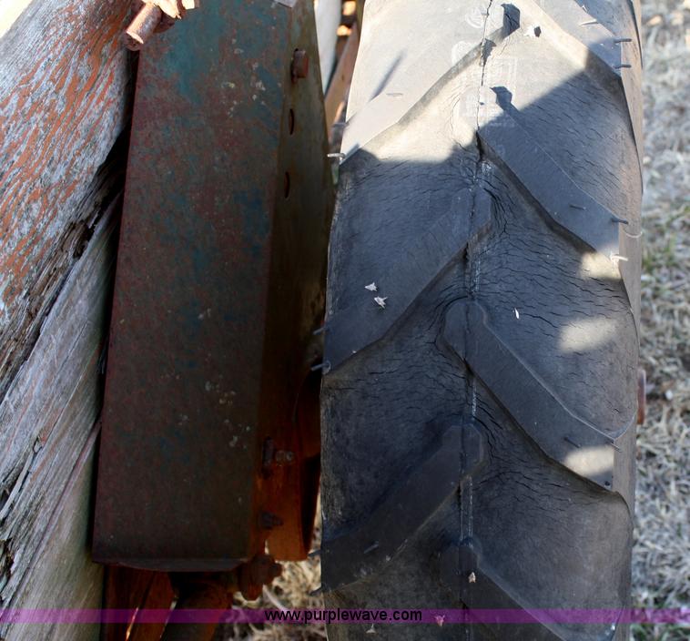 image for item A6670 New Idea M-12A manure spreader