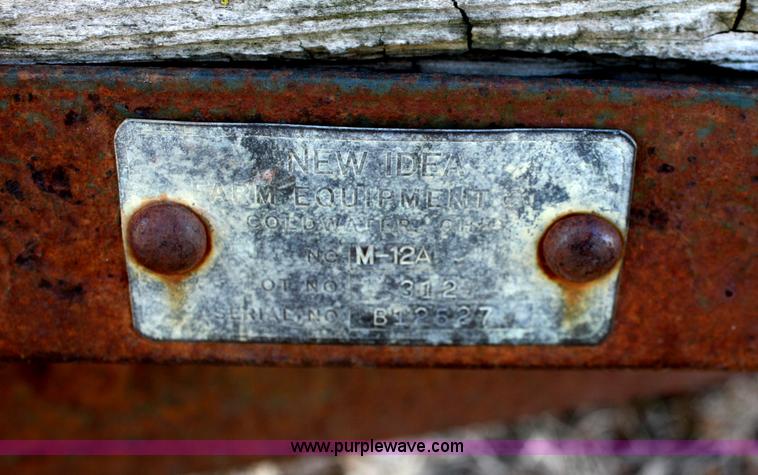 image for item A6670 New Idea M-12A manure spreader