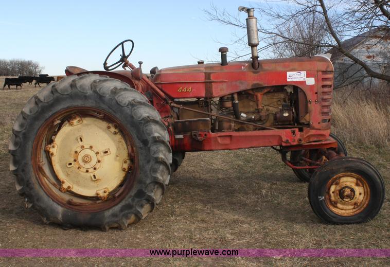 image for item A6673 1956 Massey-Harris 444 G1RF tractor