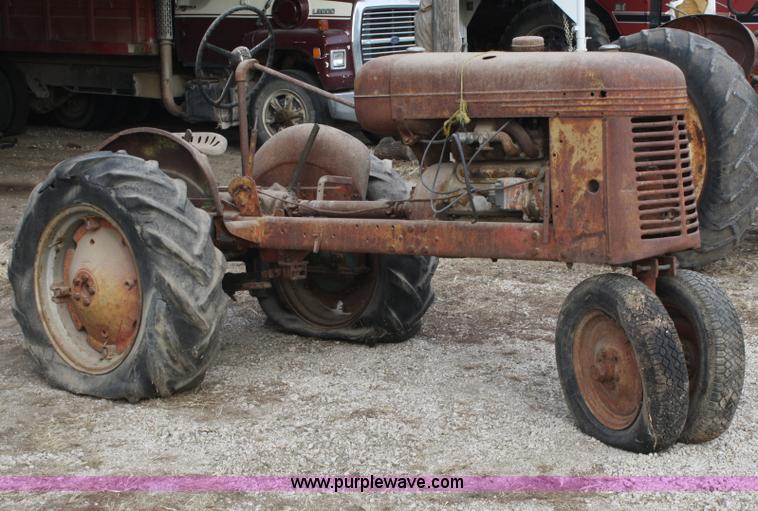 image for item A6676 1941 General 04CT-194 tractor