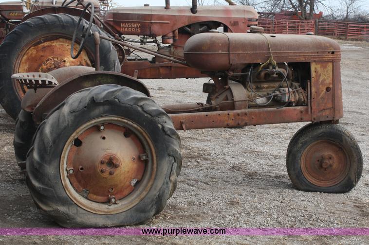 image for item A6676 1941 General 04CT-194 tractor