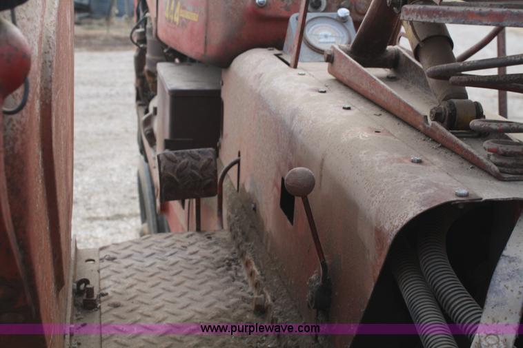 image for item A6678 1956 Massey-Harris 444 G1RF tractor