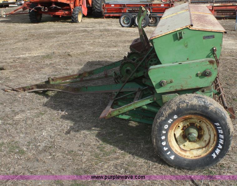 image for item A6716 John Deere FB-B drill