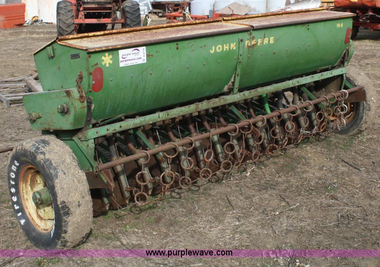 image for item A6716 John Deere FB-B drill