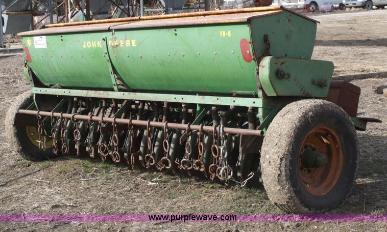 image for item A6716 John Deere FB-B drill
