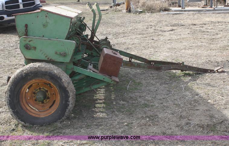 image for item A6716 John Deere FB-B drill