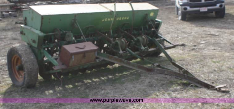 image for item A6716 John Deere FB-B drill