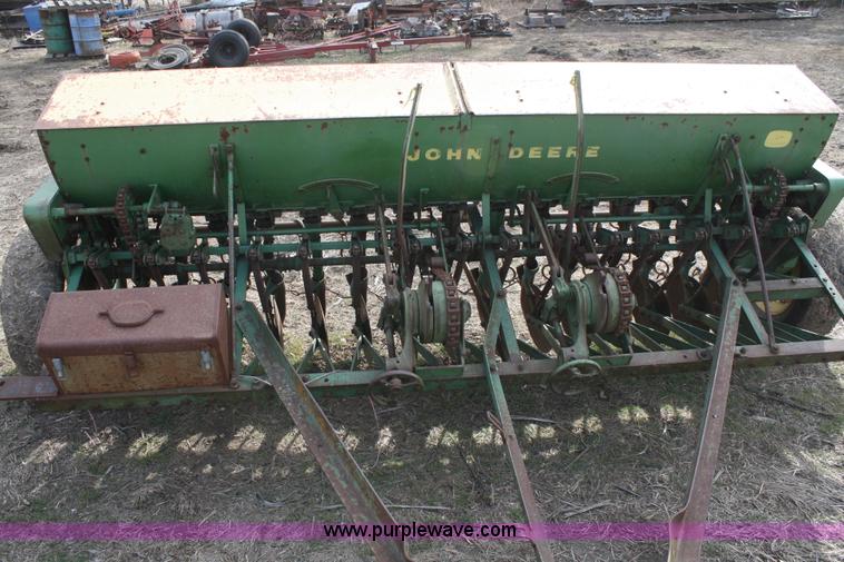 image for item A6716 John Deere FB-B drill