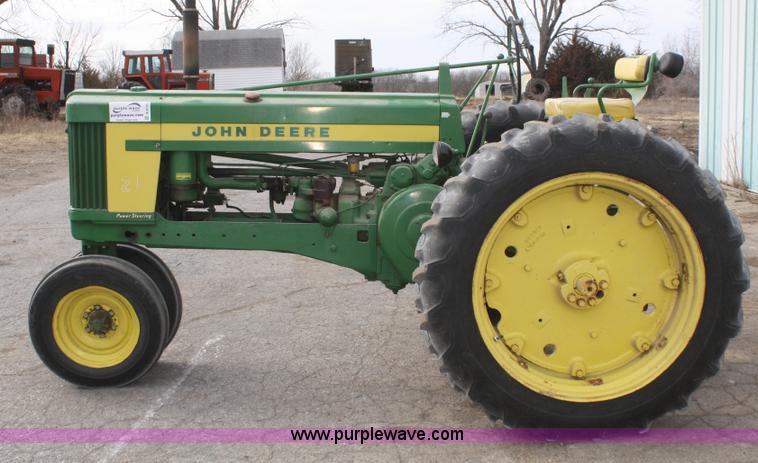 image for item A6720 1957 John Deere 520 tractor