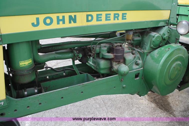 image for item A6720 1957 John Deere 520 tractor