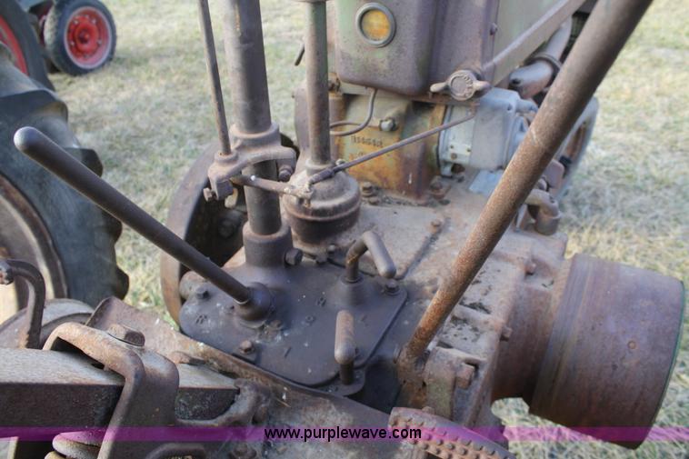 image for item A6722 1939 John Deere model B tractor