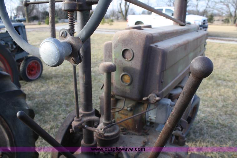 image for item A6722 1939 John Deere model B tractor