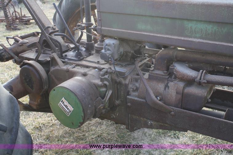 image for item A6722 1939 John Deere model B tractor