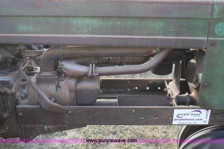 image for item A6722 1939 John Deere model B tractor