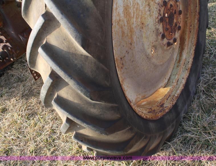 image for item A6722 1939 John Deere model B tractor