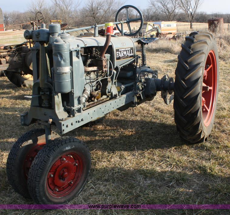 image for item A6723 1933 International Harvester F12 tractor