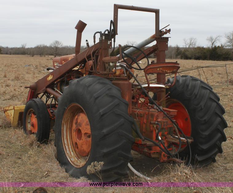 image for item A7179 1958 Case 812-B Case-O-Matic tractor