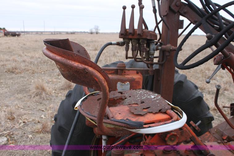 image for item A7179 1958 Case 812-B Case-O-Matic tractor