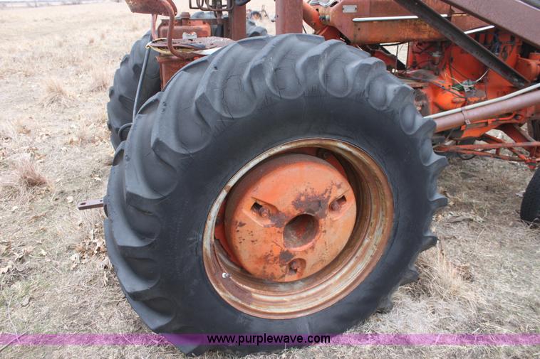 image for item A7179 1958 Case 812-B Case-O-Matic tractor