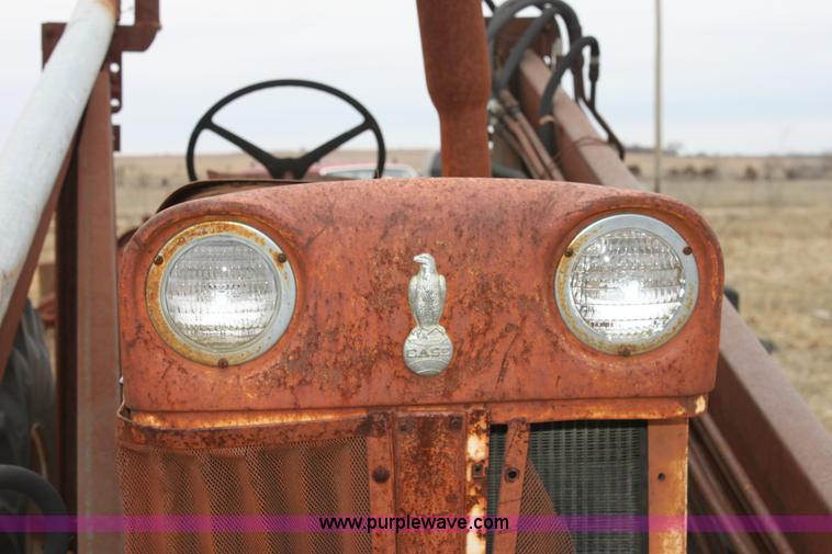 image for item A7179 1958 Case 812-B Case-O-Matic tractor