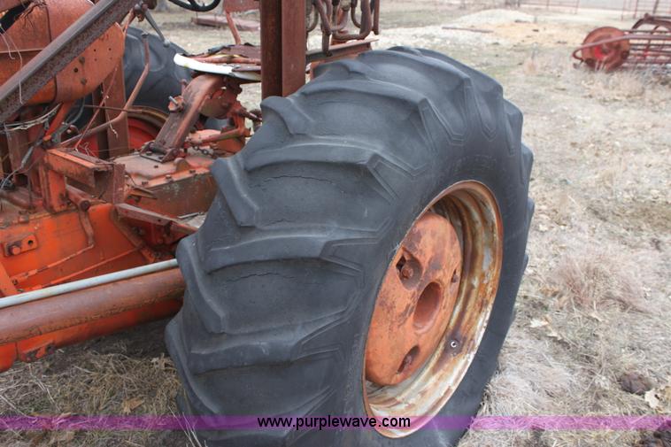 image for item A7179 1958 Case 812-B Case-O-Matic tractor