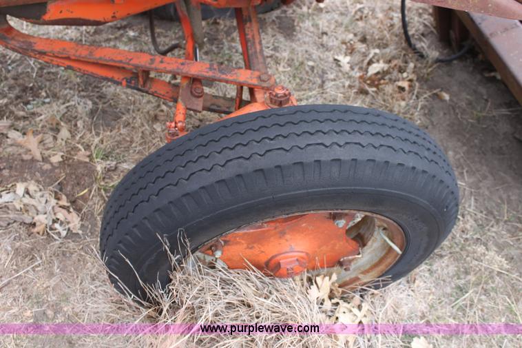 image for item A7179 1958 Case 812-B Case-O-Matic tractor